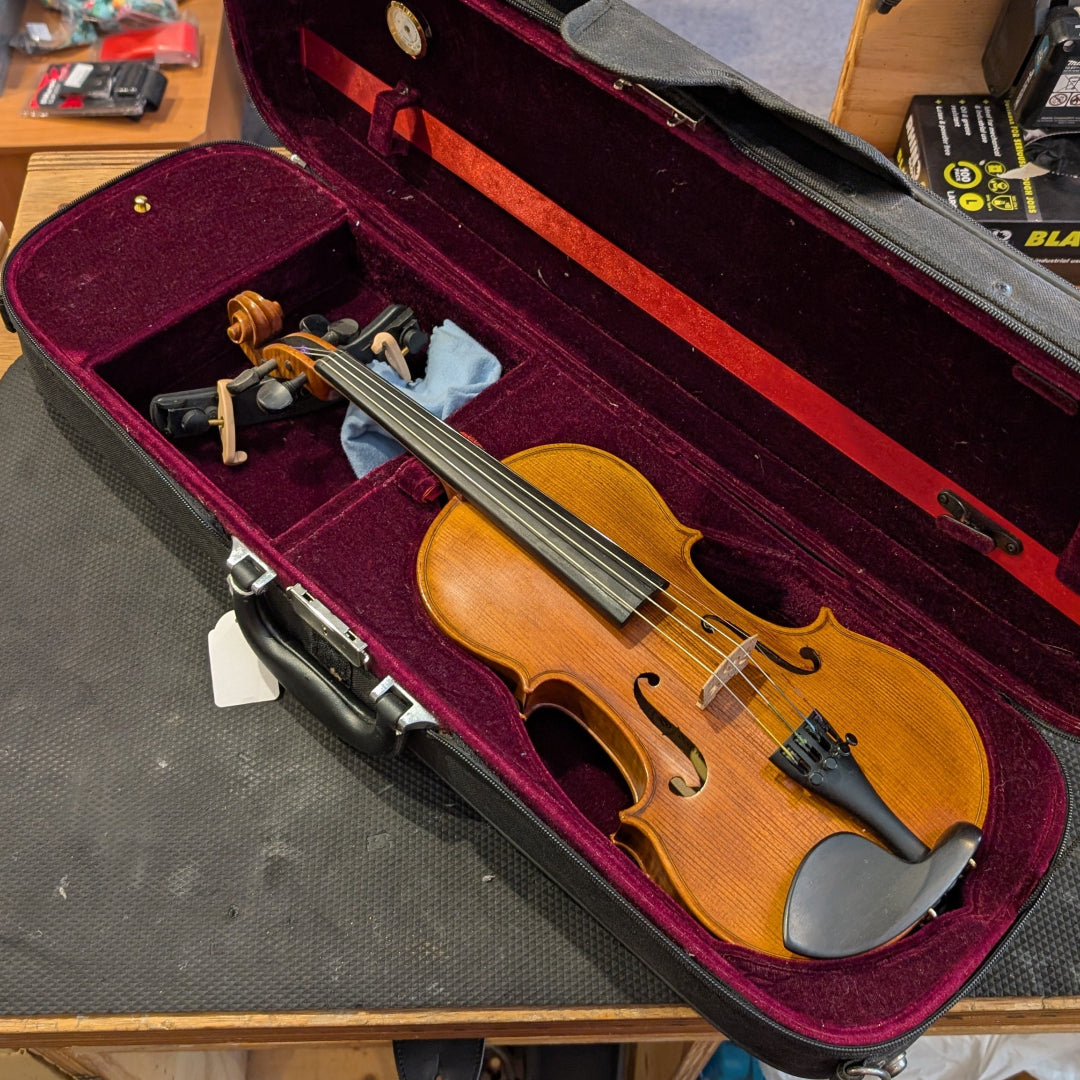 Secondhand Samuel Shen 1/2 Violin w/Case no bow