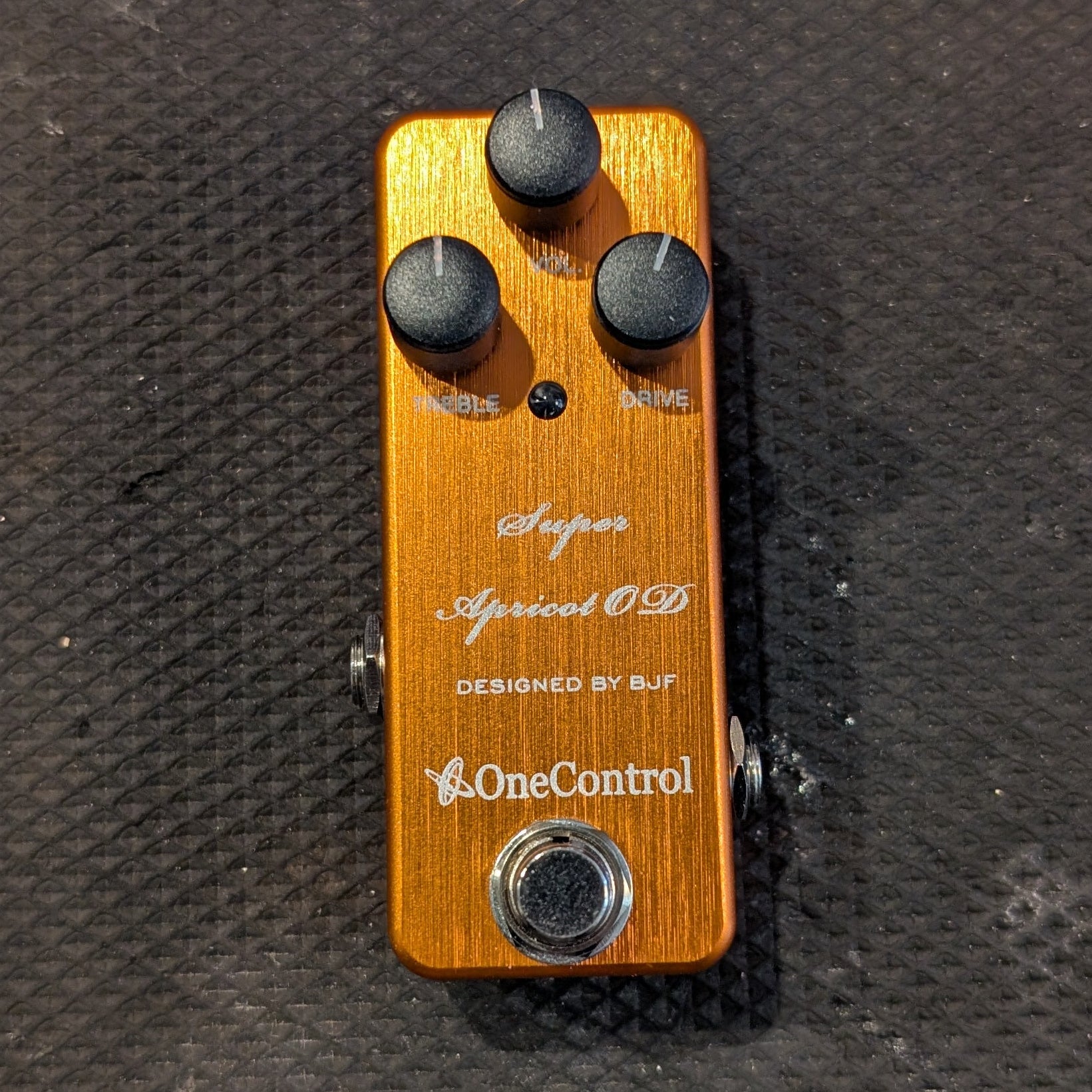 Secondhand One Control Super Apricot