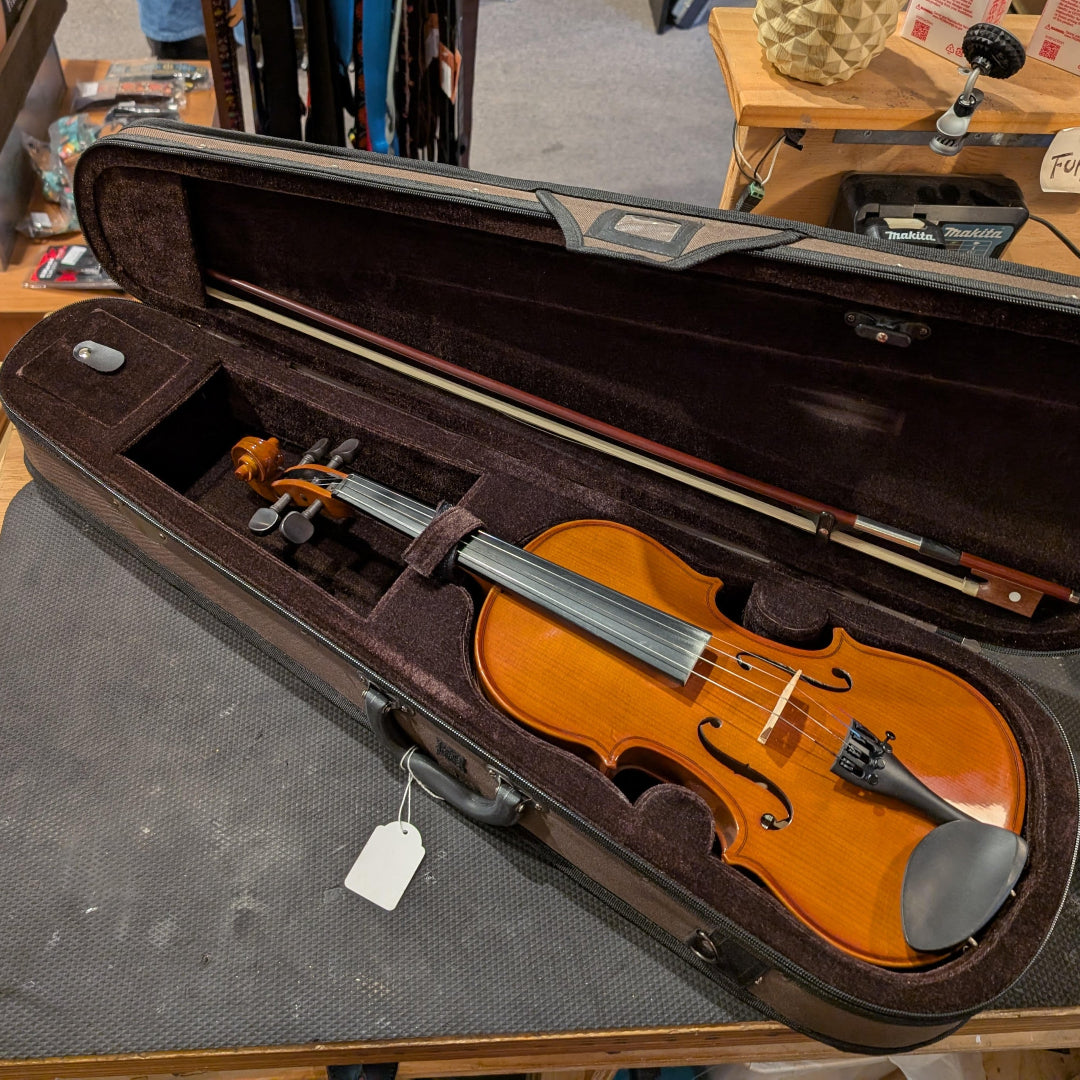 Secondhand Stentor Student Standard 4/4 w/case and bow