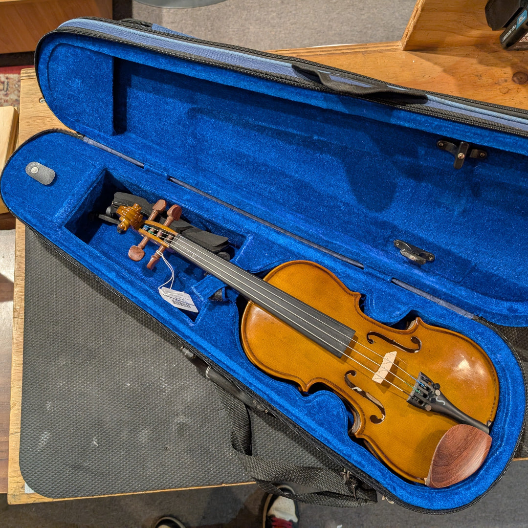 Secondhand Stentor 1/2 Student I Violin w/Case, no bow, shoulder rest