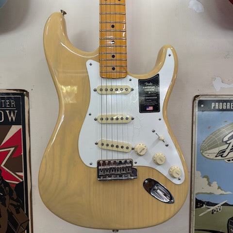 Secondhand American Vintage II 1957 Stratocaster Maple Fingerboard Vintage Blonde