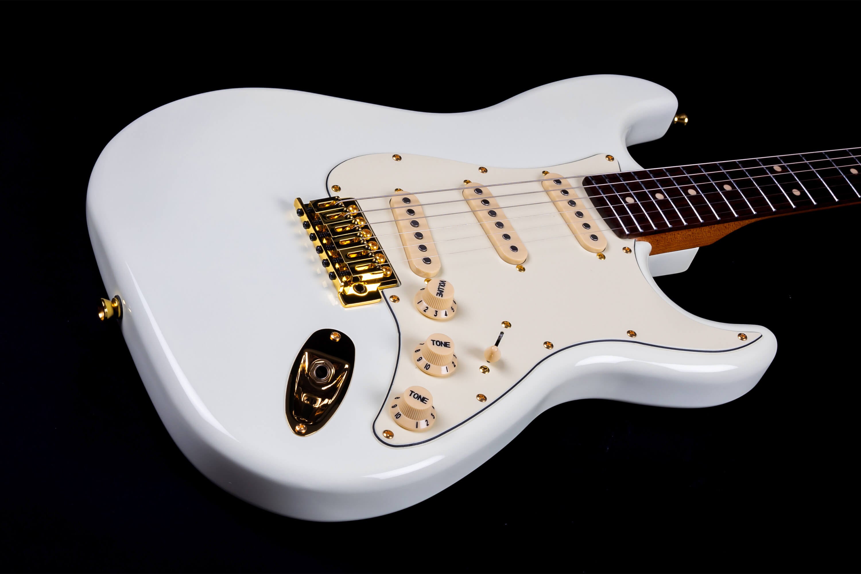 JS-380-OW-G SSS Roasted Maple Rosewood Board Olympic White