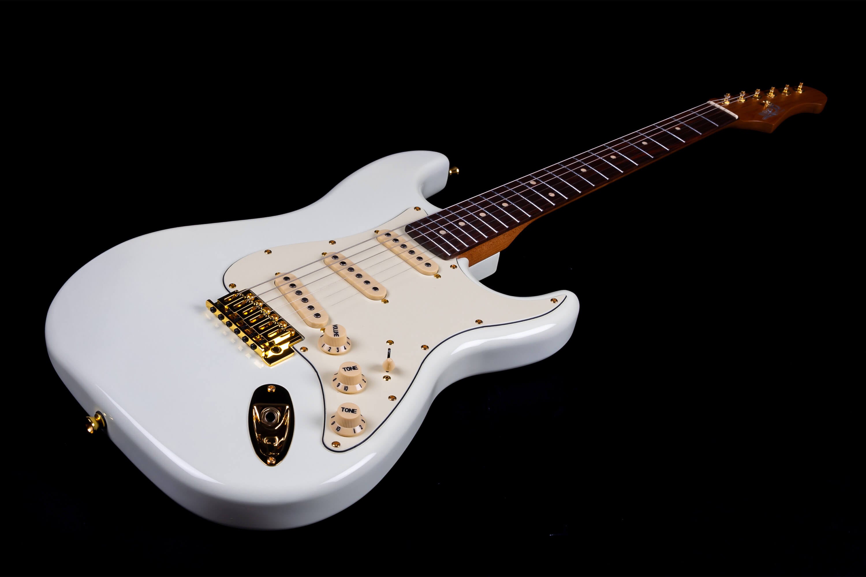 JS-380-OW-G SSS Roasted Maple Rosewood Board Olympic White