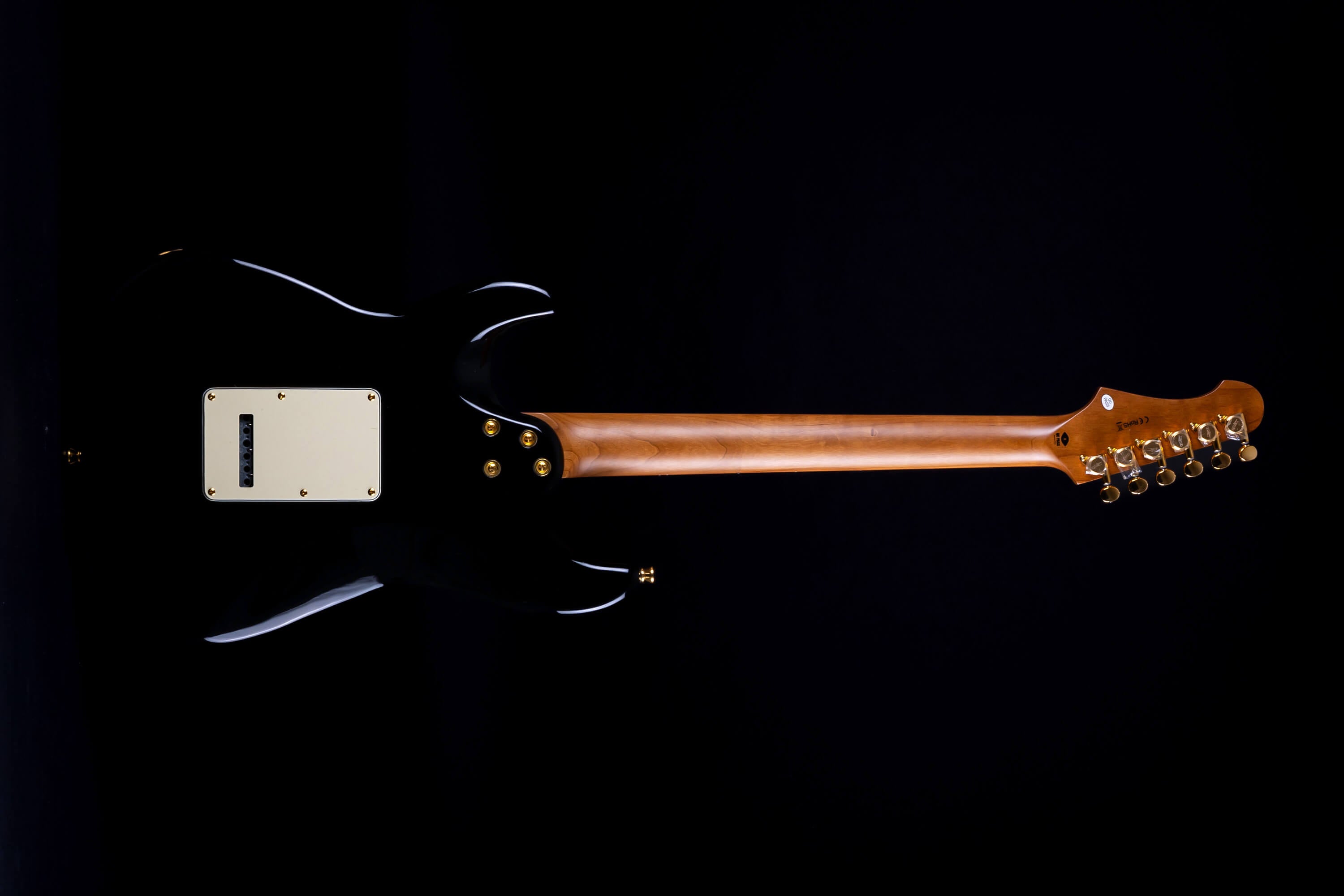 JS-480-BK-G HSS Roasted Maple Rosewood Board Black