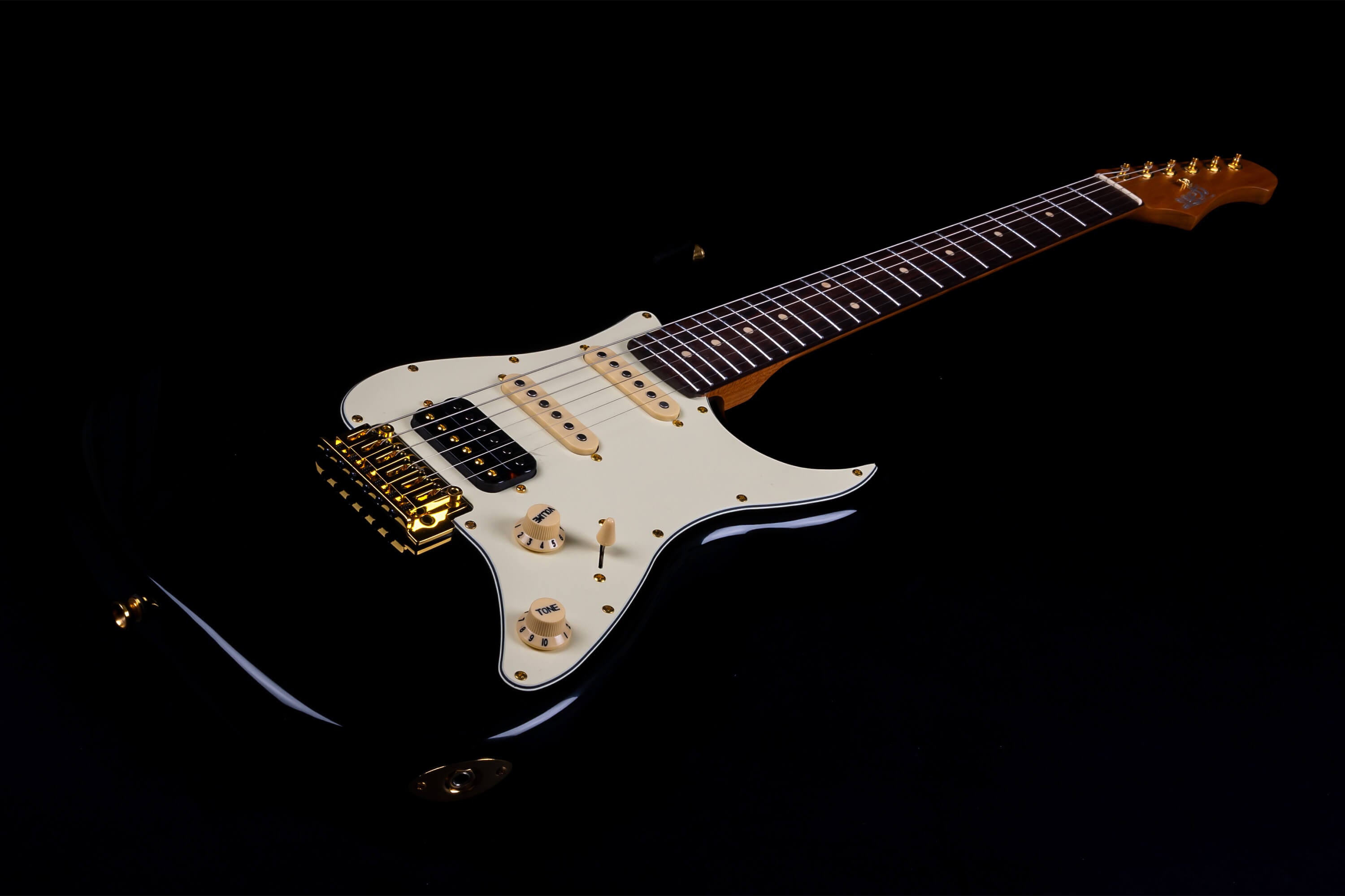 JS-480-BK-G HSS Roasted Maple Rosewood Board Black