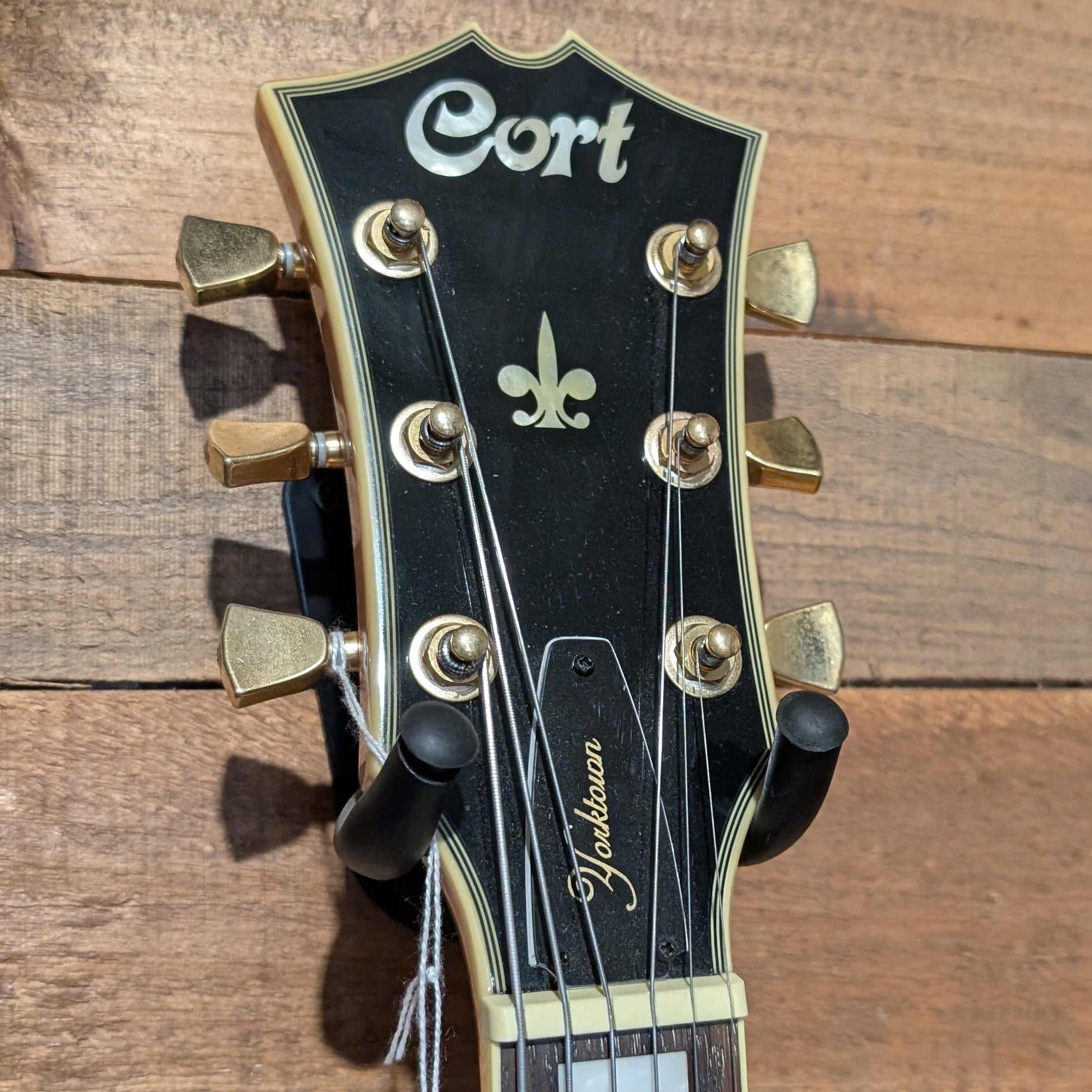 Secondhand Cort Yorktown Jazz Guitar
