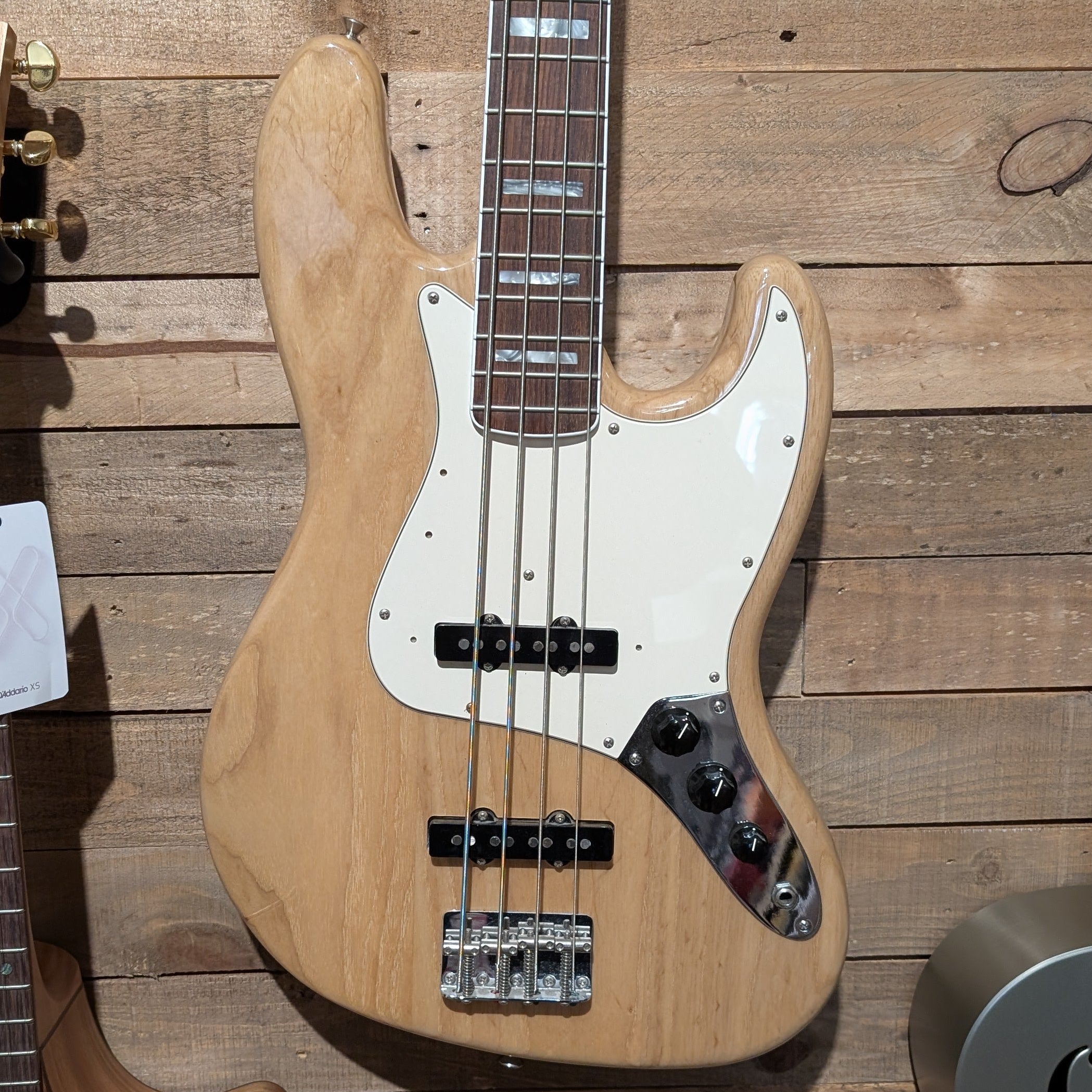 Secondhand Fender American Vintage 75RI Jazz Bass 2010