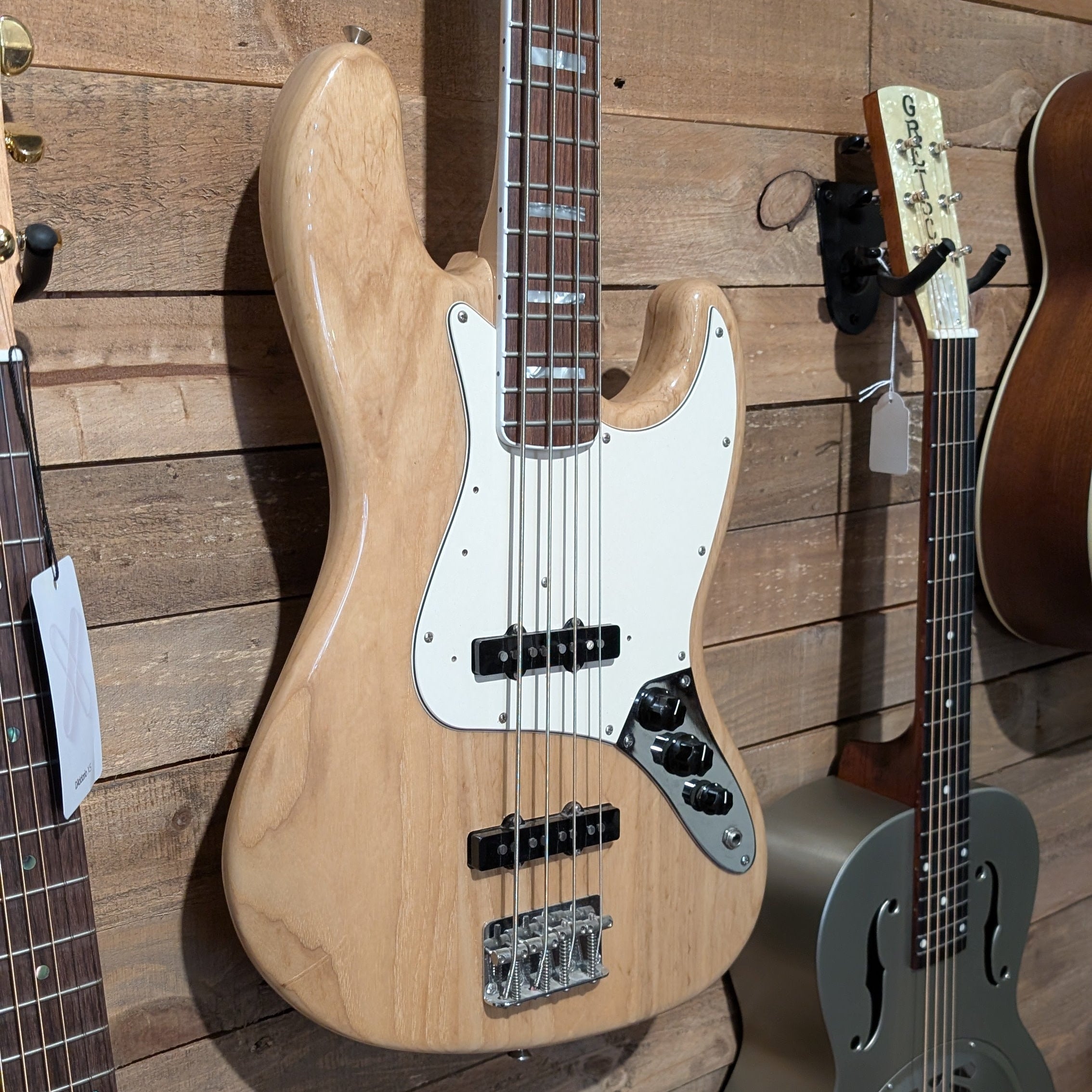 Secondhand Fender American Vintage 75RI Jazz Bass 2010