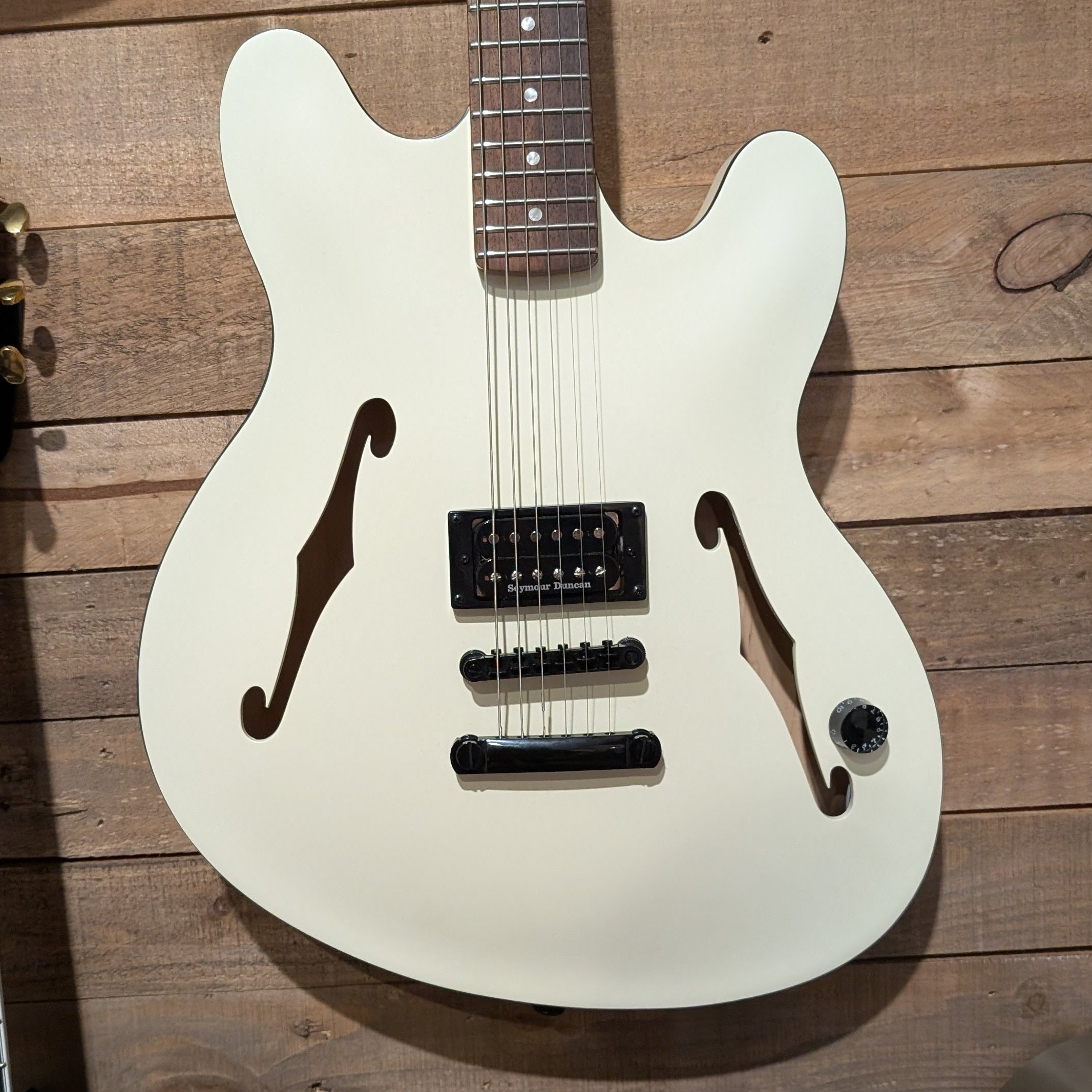 Secondhand Fender Tom Delonge Starcaster