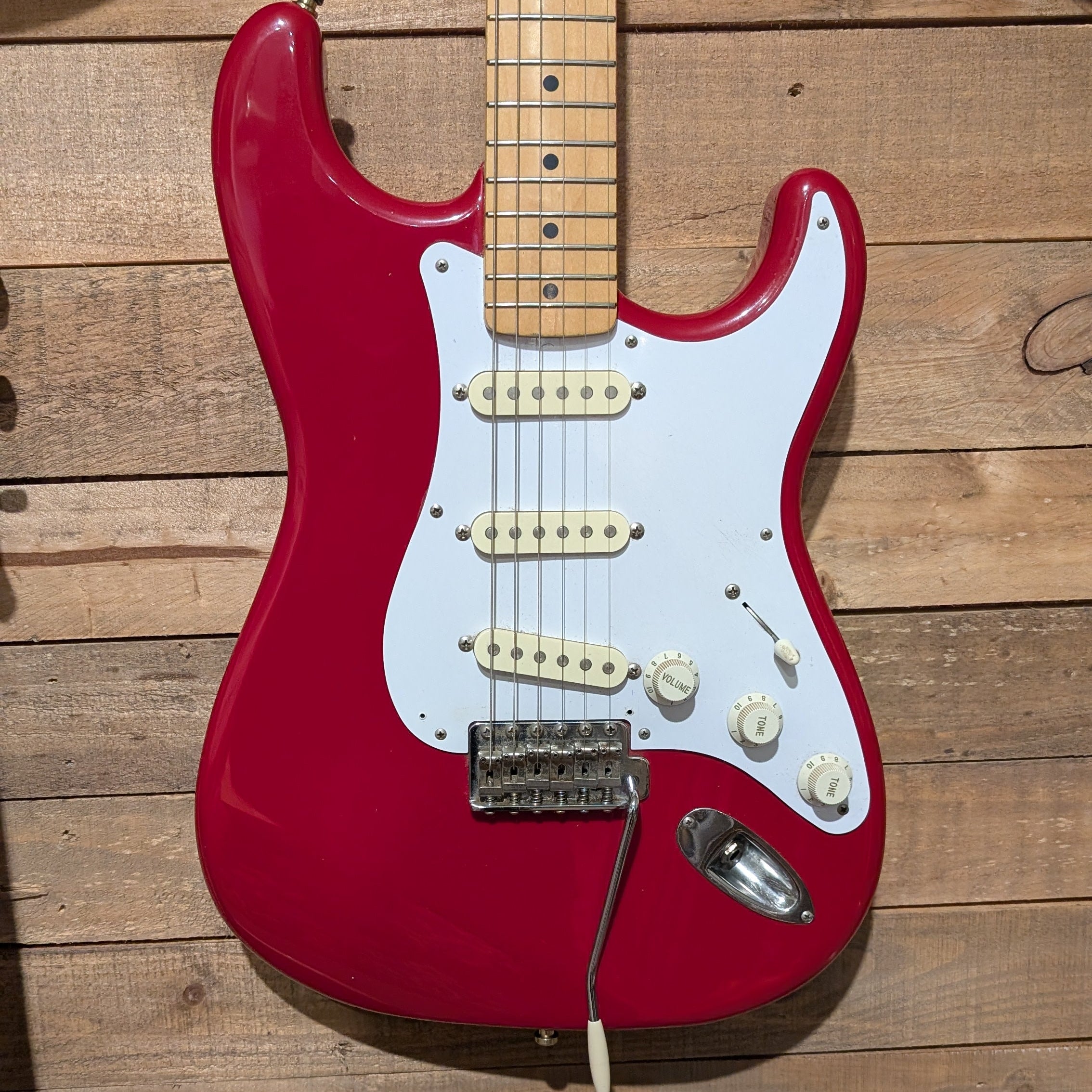 Secondhand MIJ Fender Stratocaster E Serial Red