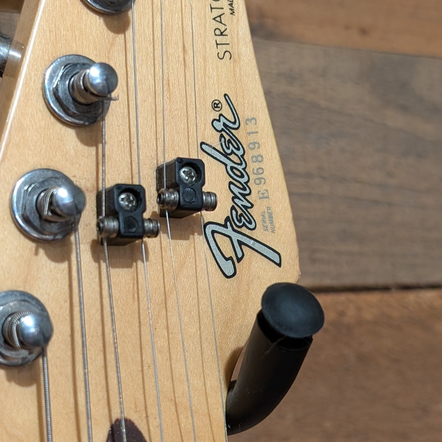 Secondhand MIJ Fender Stratocaster E Serial Red