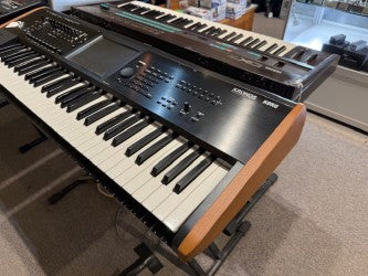Secondhand KORG Kronos 2 61 Key Music Workstation