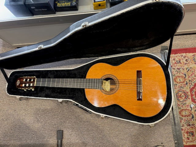 Vicente Sanchis Model 39 (1998) Hand Crafted Solid Top Classical Made in Spain